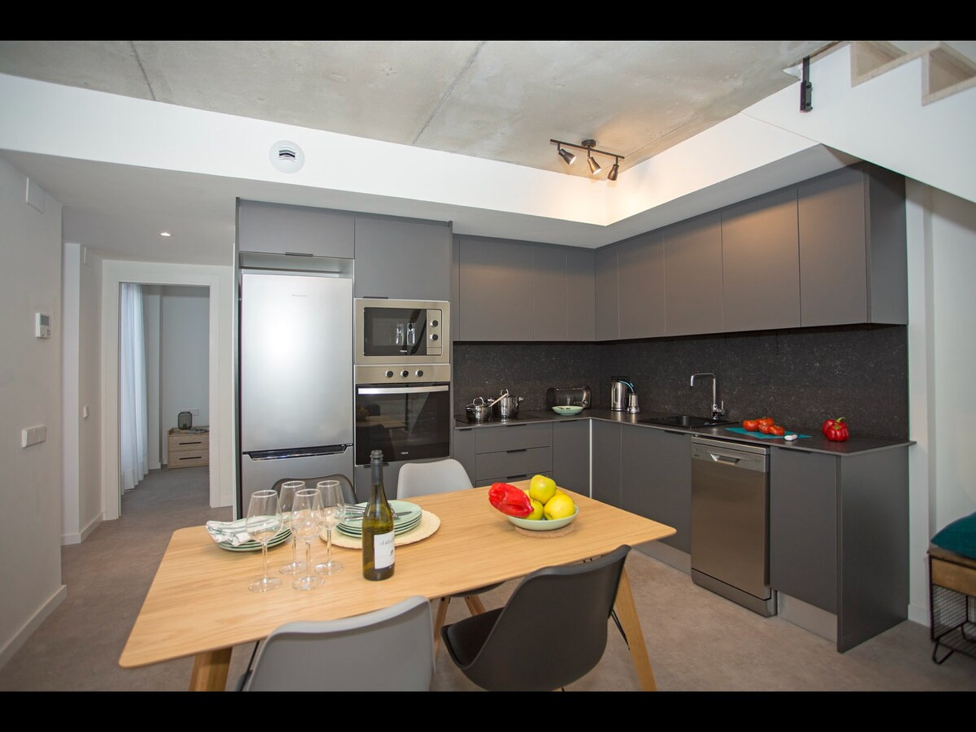 Dining area image 2