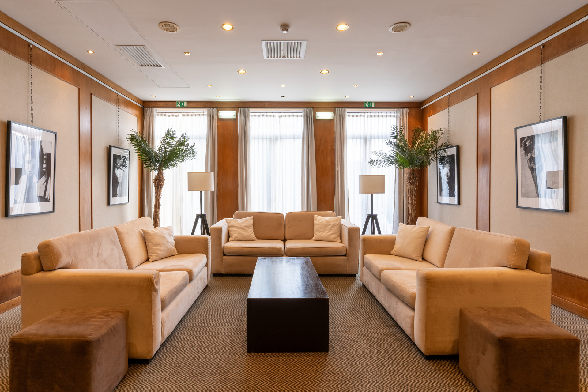 Sintra Lounge/Meeting Room