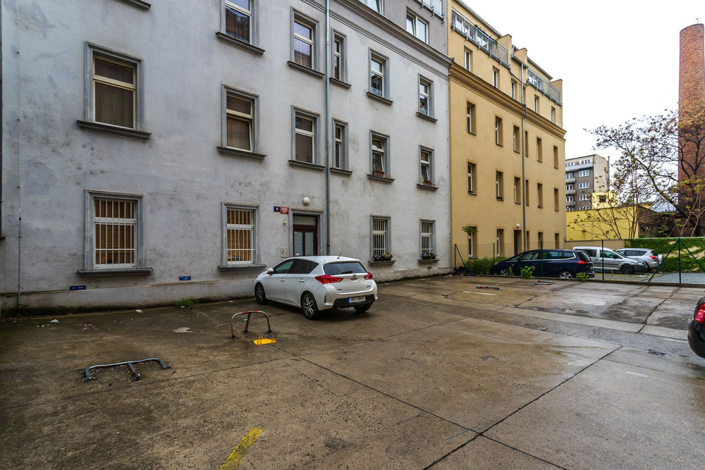 Luxury apartment | Private parking place | Balcony