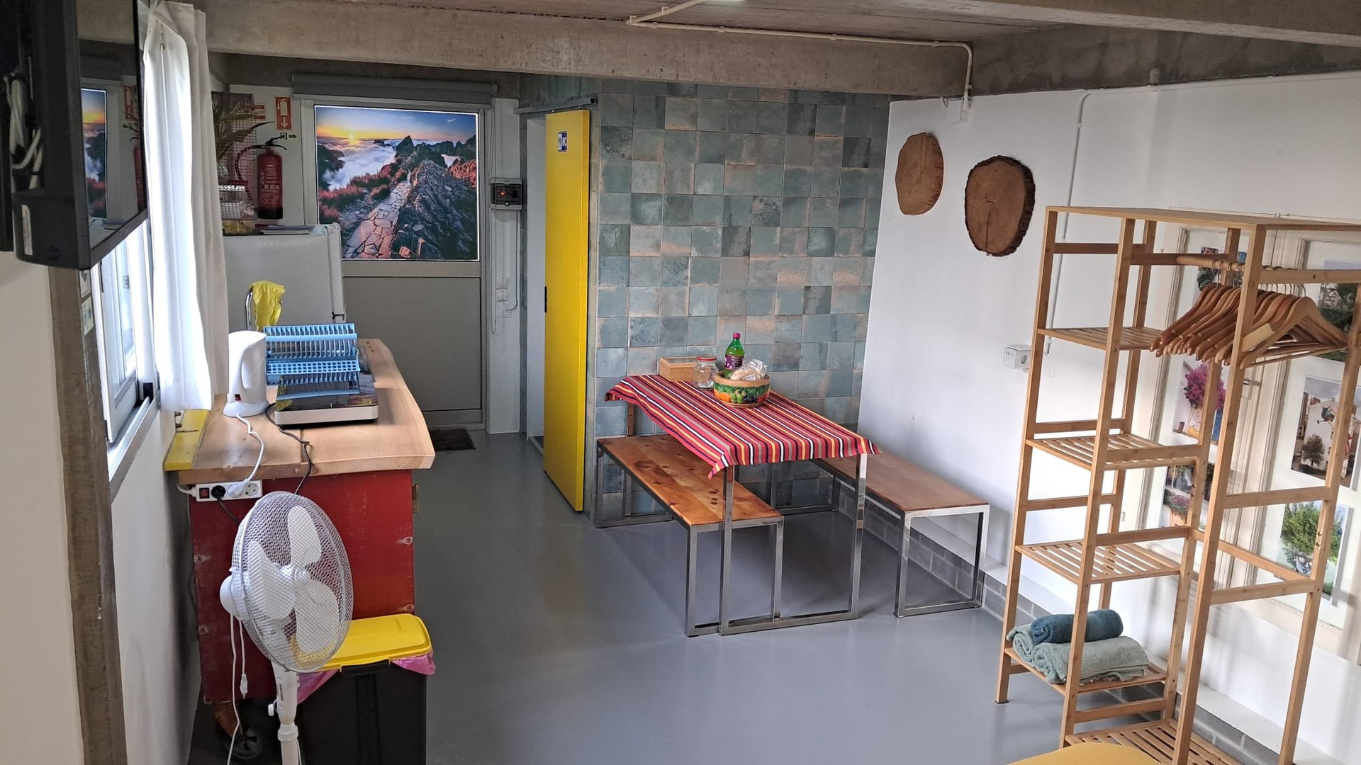 A dedicated area for meals, refreshments, and social moments.