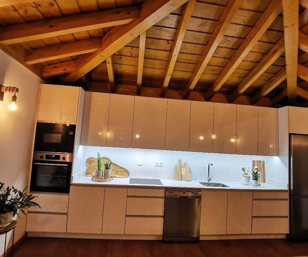 Luxury 5‑Bedroom Villa with Pool and Garden