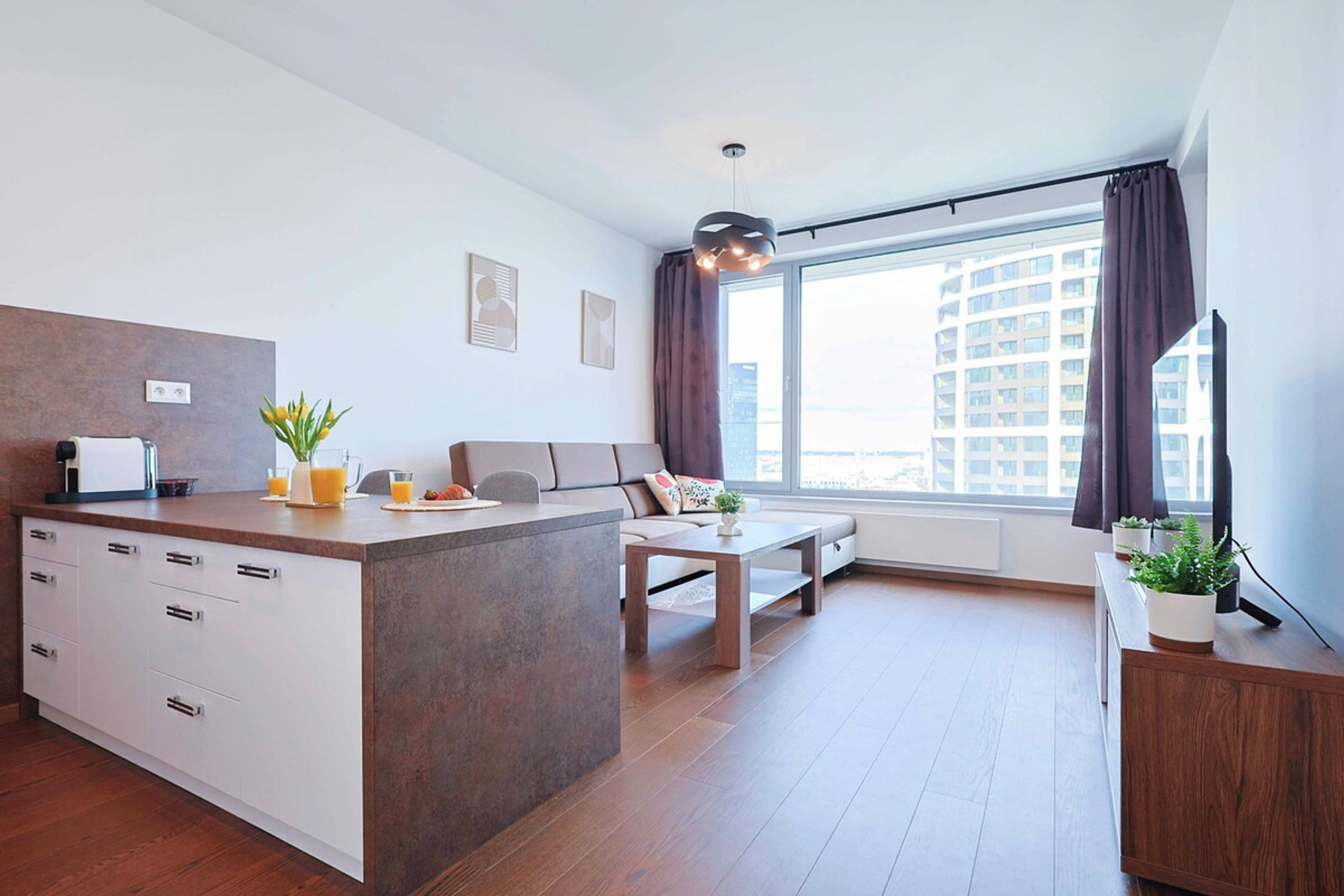 Living room image 3