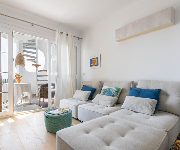 Sea, apartment with sea views, in first line of th