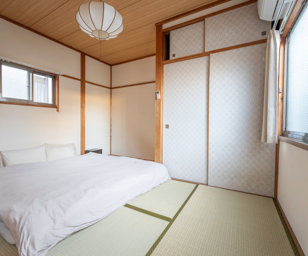 Tatami bedroom with bed and closet