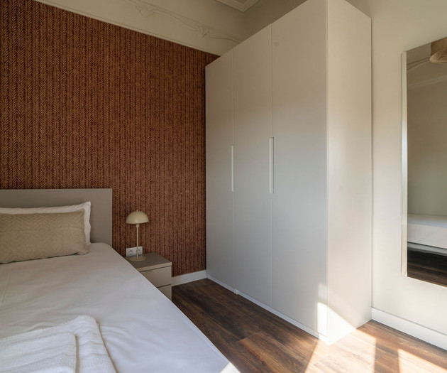 Big apartment with terras, Calle del Hospital 1.28