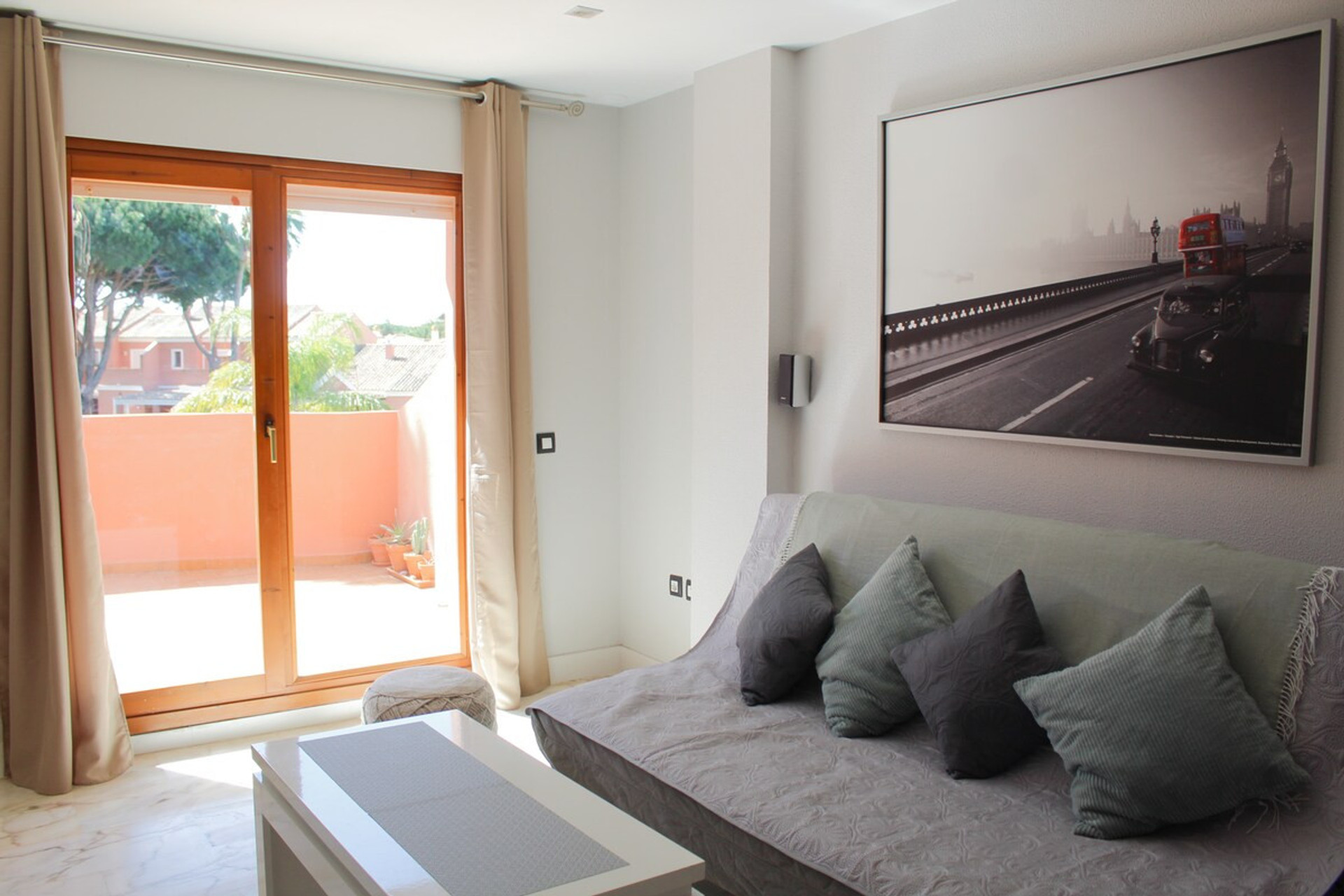 Living room image 2