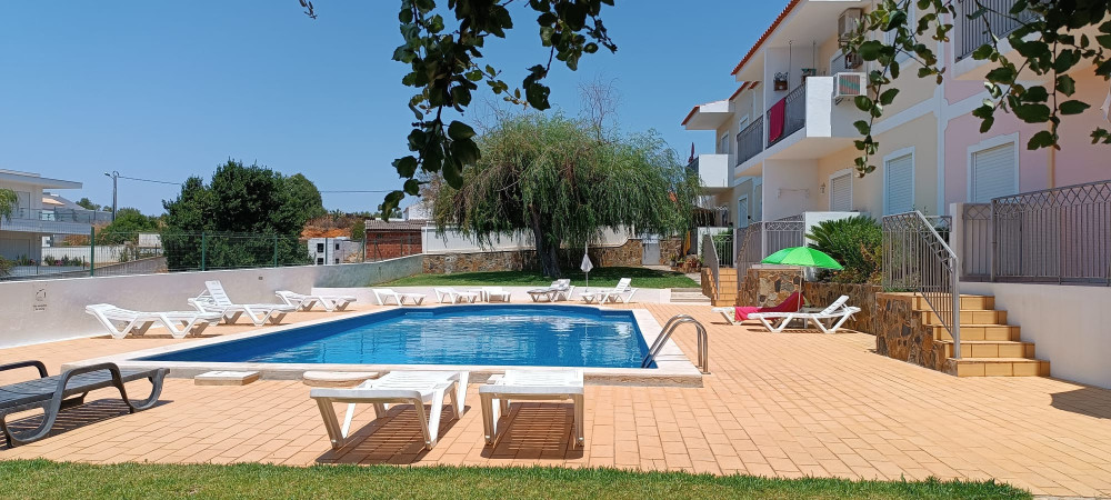 Apartment private condominiun with pool and sunny preview