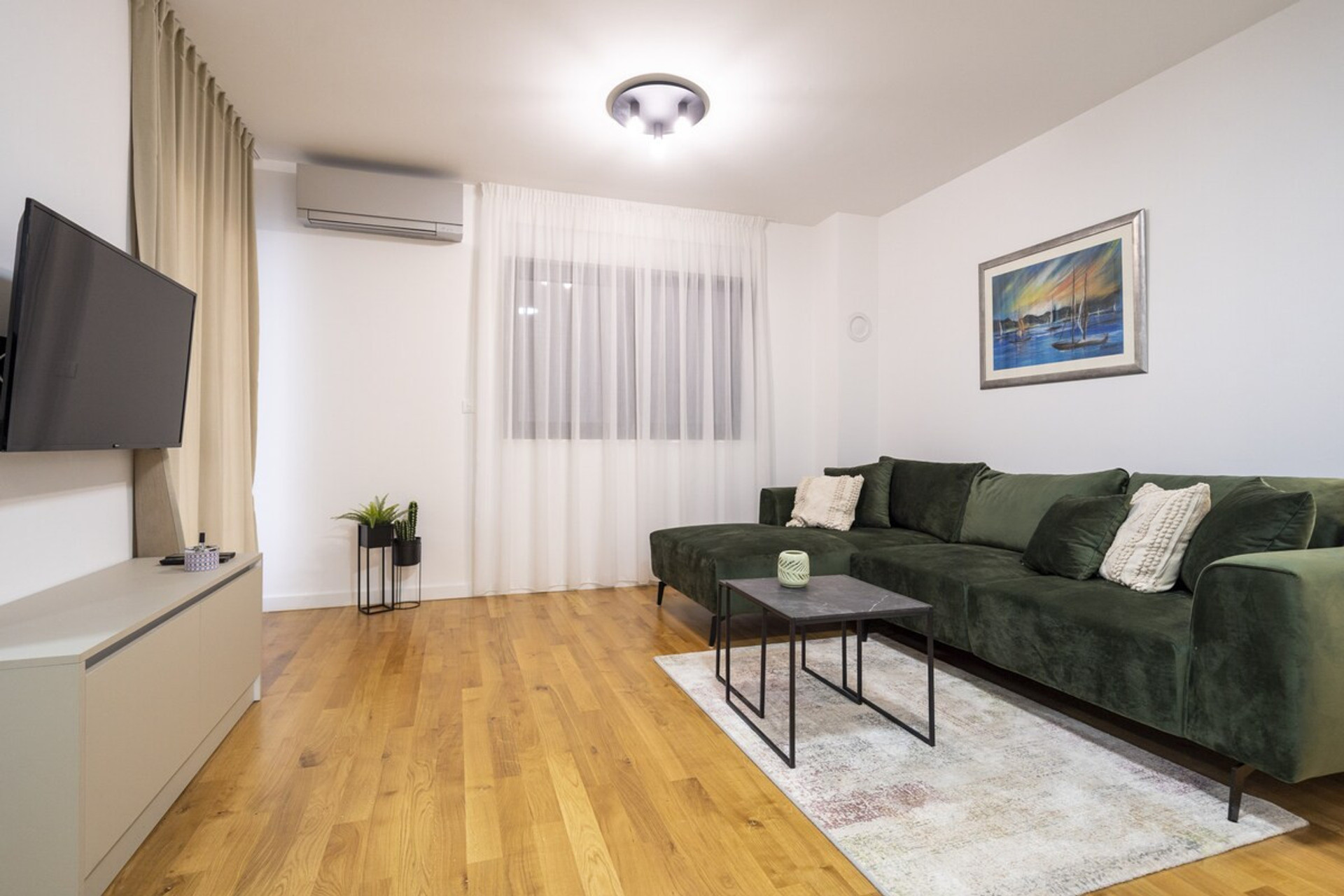 Living room image 2