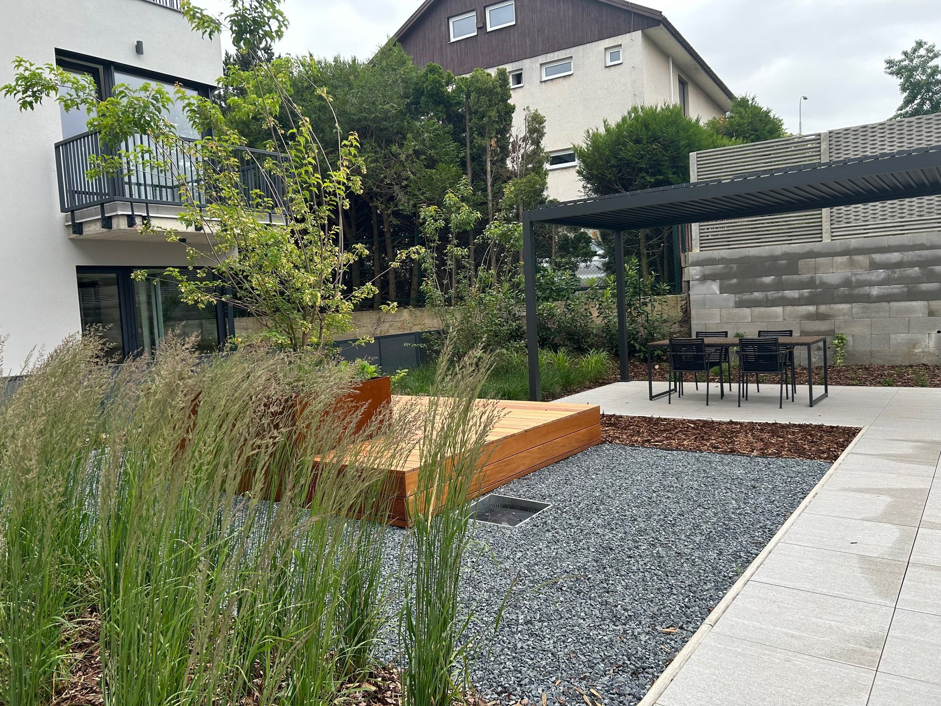 Garden terrace with dining pergola