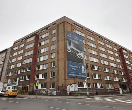 One-bedroom apartment with balcony