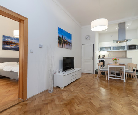 🔝 Apartment in the ♥️ of Prague | Charles Bridge