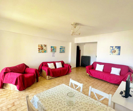 1 bedroom apartment 5 minutes walk from the beach