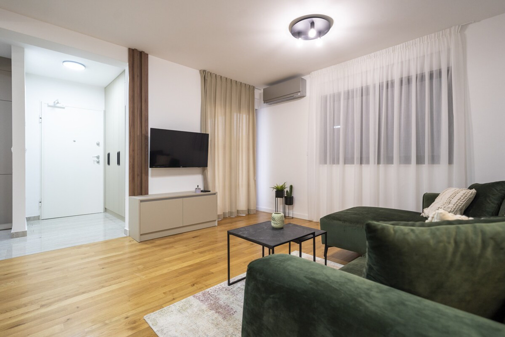Living room image 1