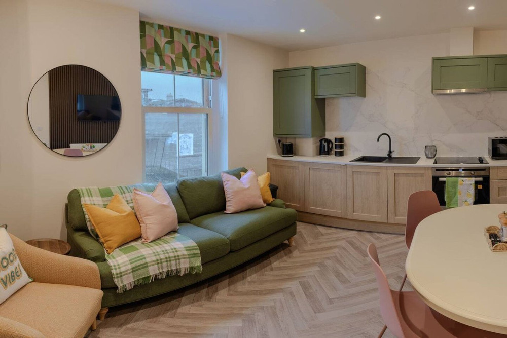 Modern 3BR Flat in Central Plymouth Sleeps 6 preview