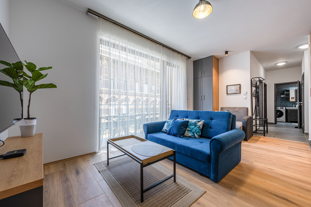 2 Bedroom Flat ~ with Free Parking preview