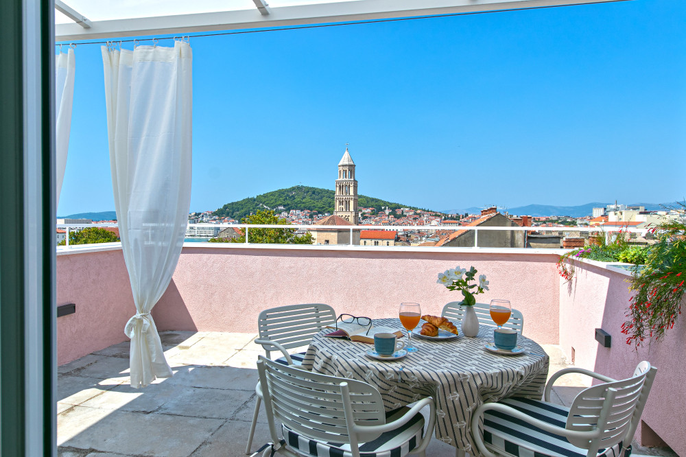 Luxury central apartment in Split preview