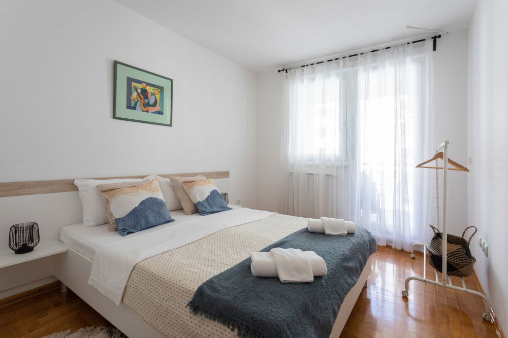 Sunny 1BDR with Balcony & Parking preview
