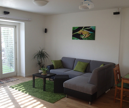 Furnished 2-Bedroom House +Garden/14 min to Centre