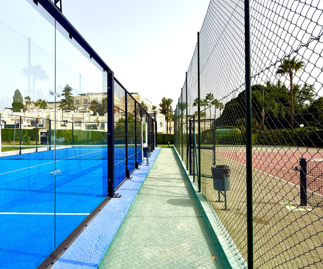 On-site tennis and padel courts