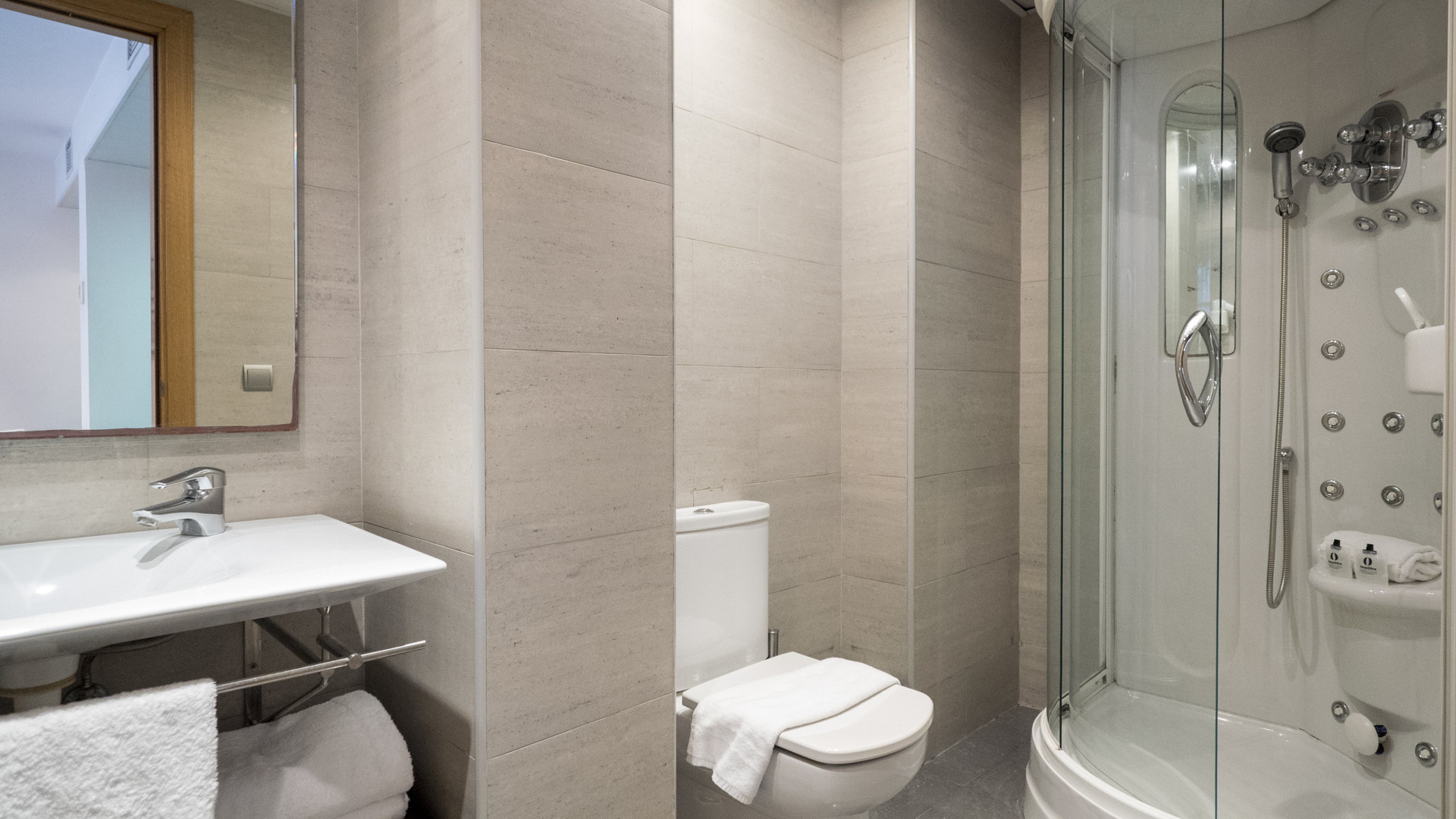 Full bathroom with hydro shower