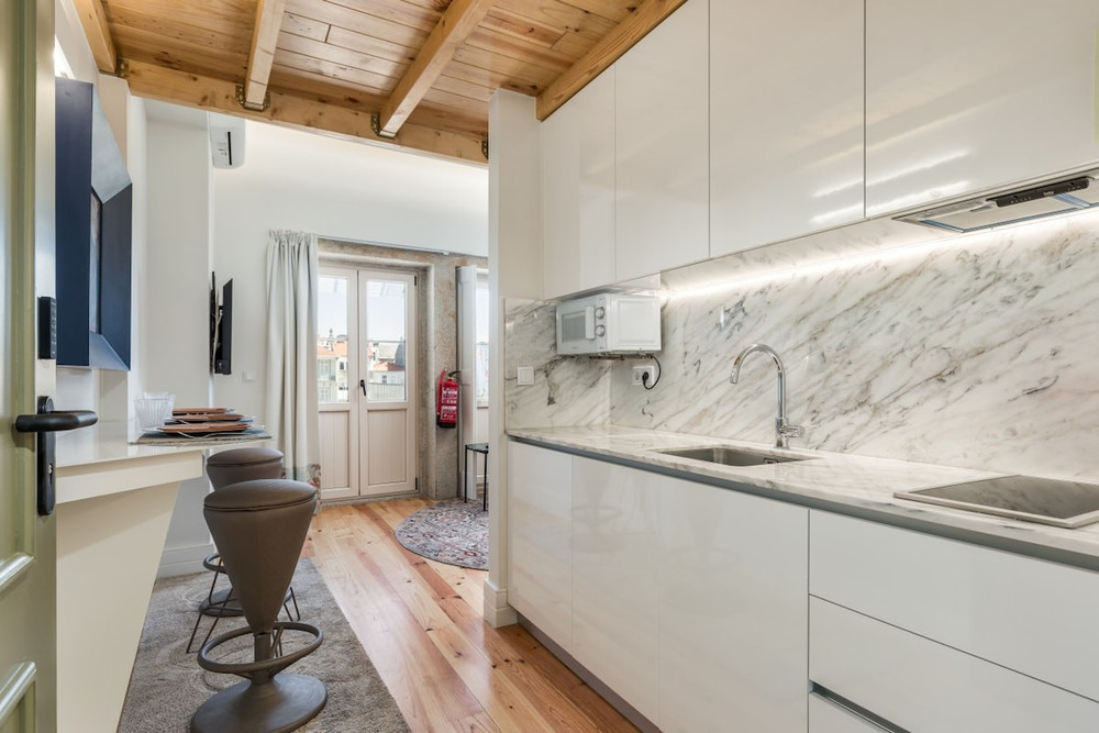 Inviting Central Flat w/Terrace by PortoDreamStays preview
