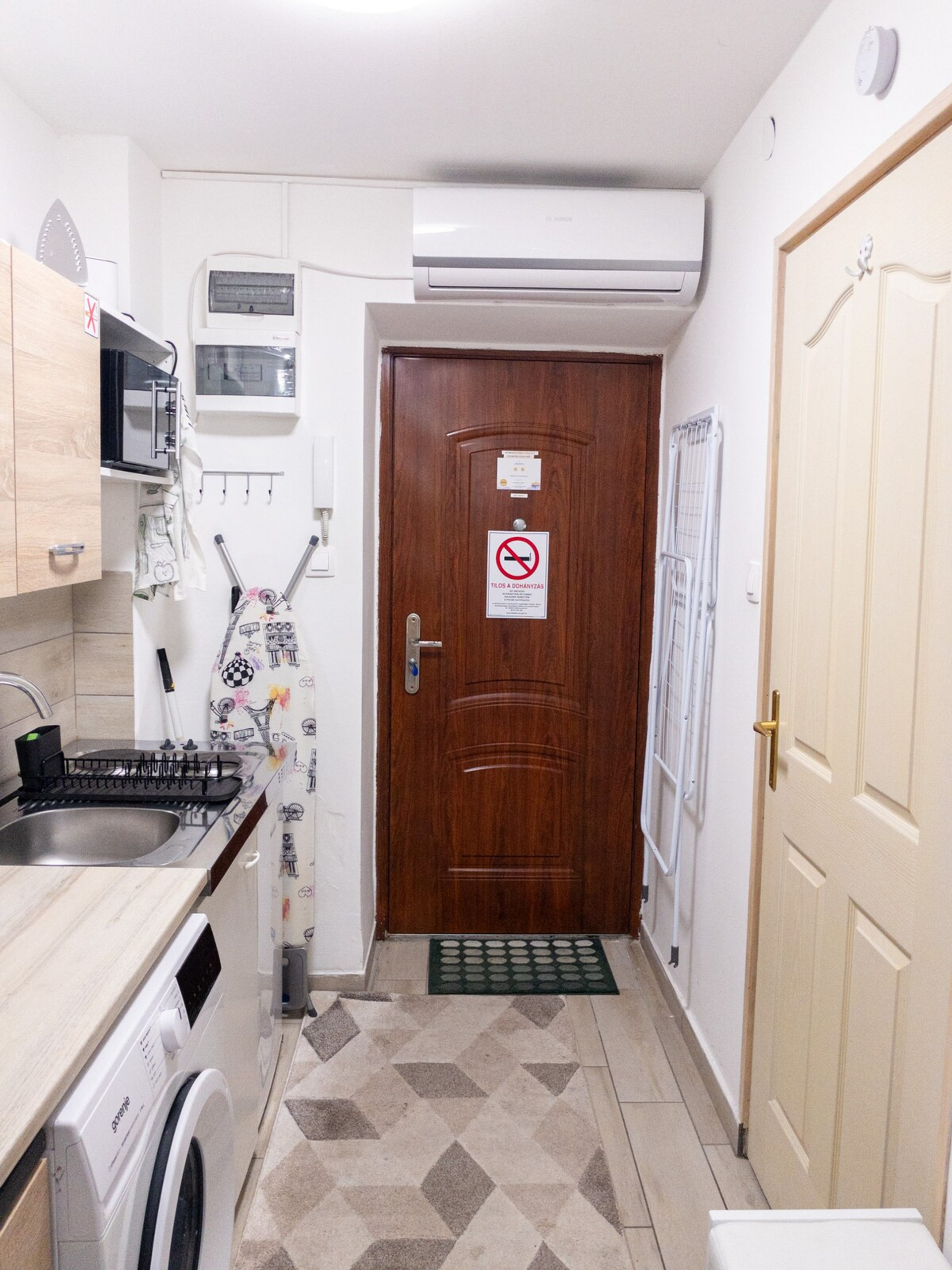 Full kitchen image 3