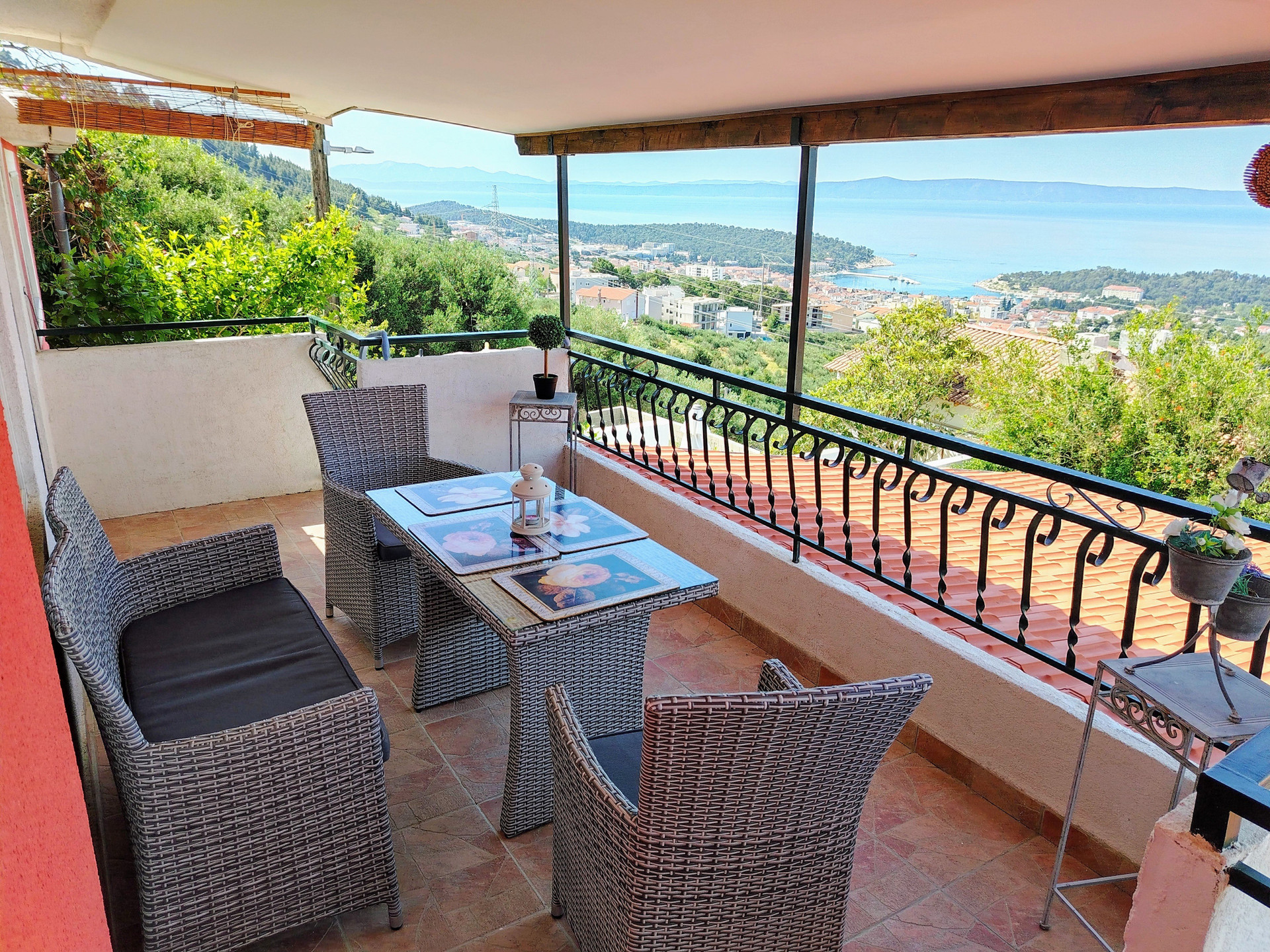 1st floor terrace with panoramic view