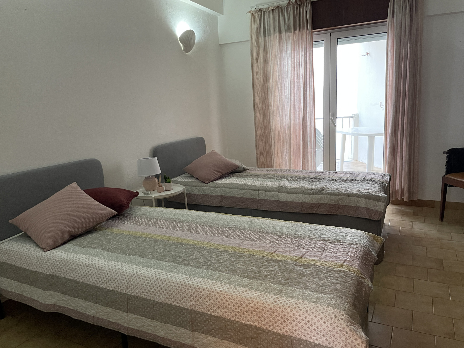  single bedroom with balcony