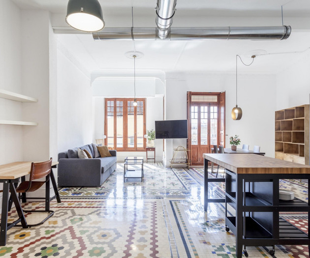 WONDERFUL LOFT BY QUART TOWERS MONTH RENTALS. Wifi