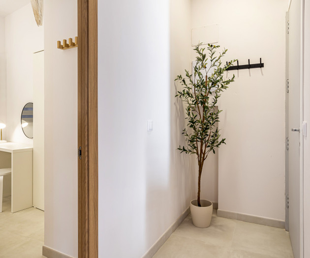 Super elegant, bright and centrally located