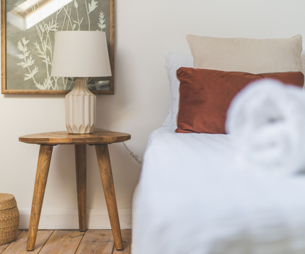 Minimalistic 2 Bed close by Central line | Parking