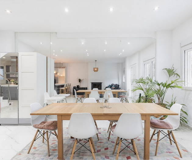 Large, modern house in Valencia City!