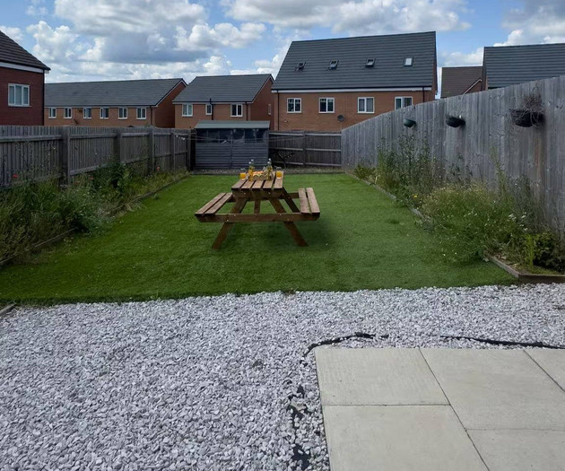 Cozy 3 Bedroom House | Free Parking | Garden