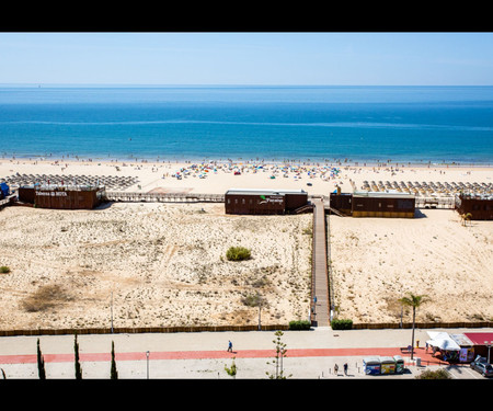 1BDR Apartment W/Beach View by LovelyStay