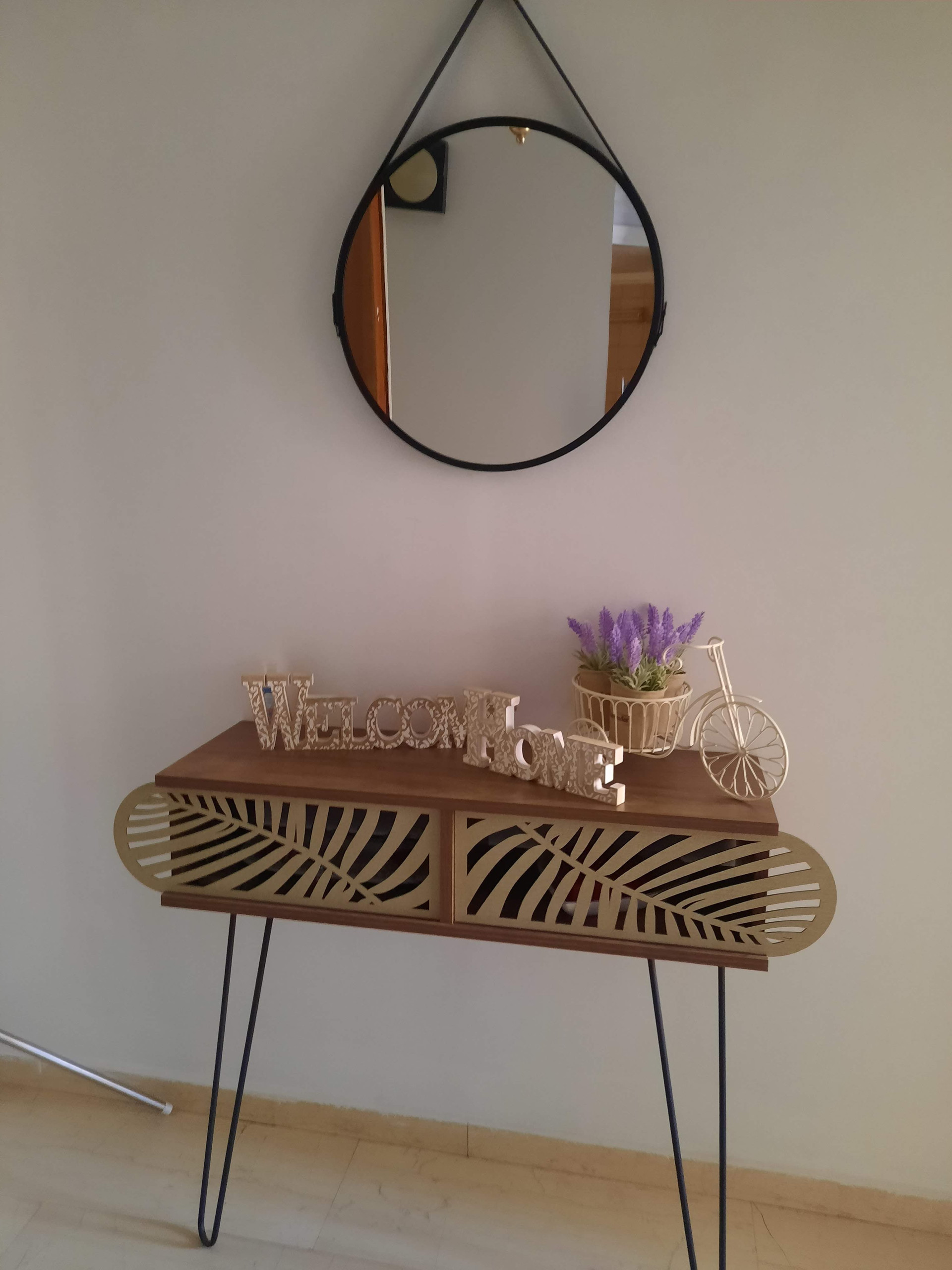 Decorative entryway mirror and shelf