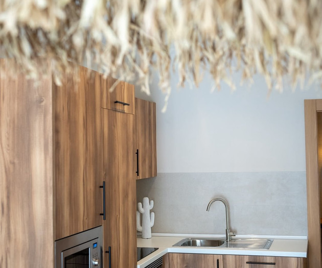 Kitchen view under pendant lamp
