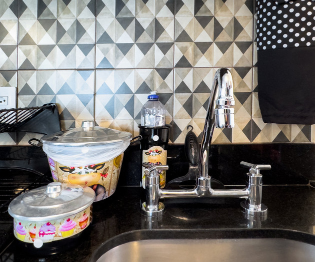 Teljesen felszerelt stúdió 30 méterre a metróállom