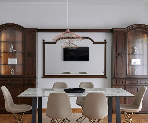 The dining table for 6 people