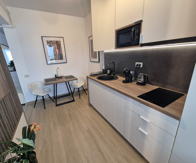 Luxury Skyline Suite at Central Address