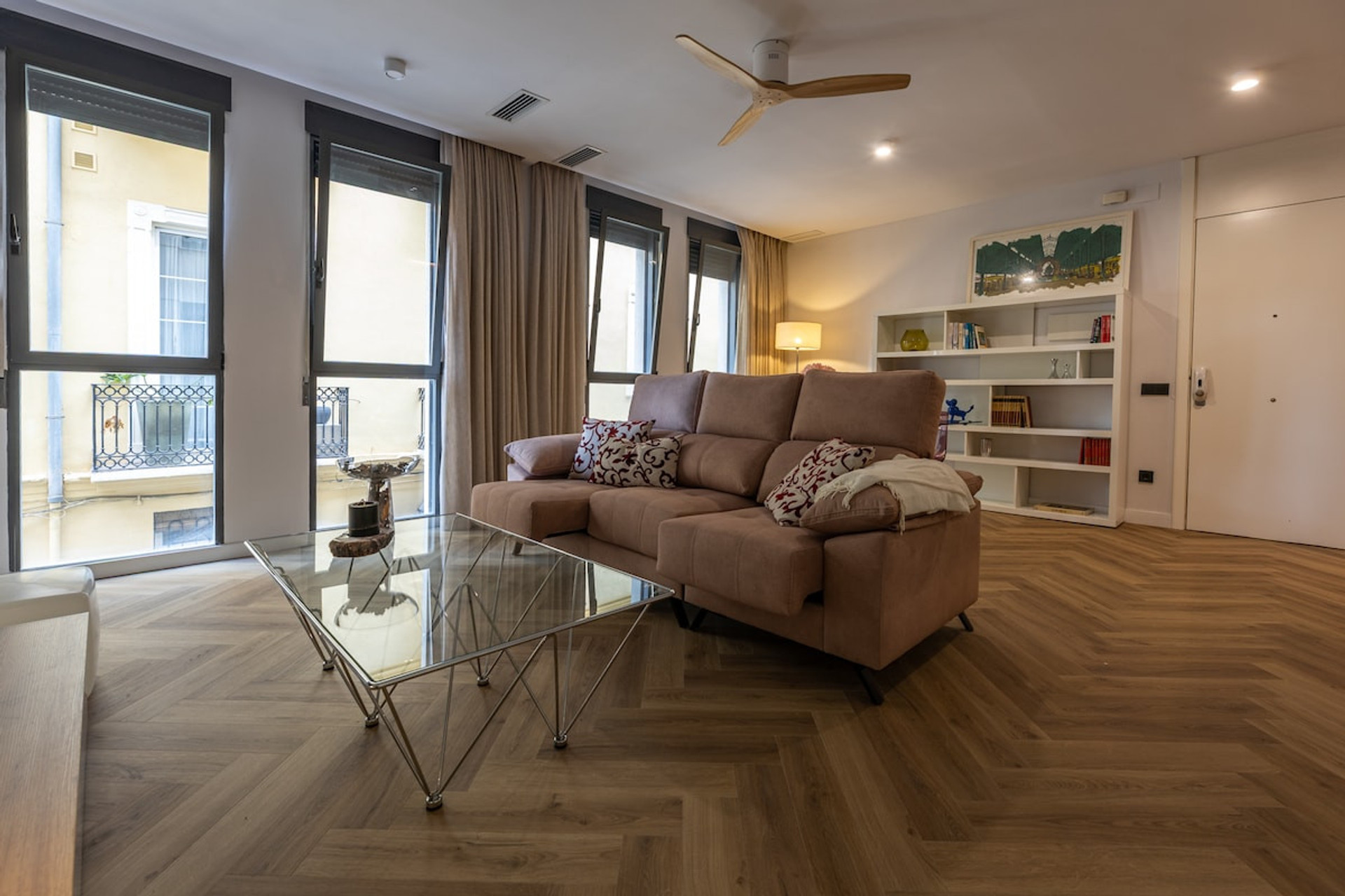 Living room image 5