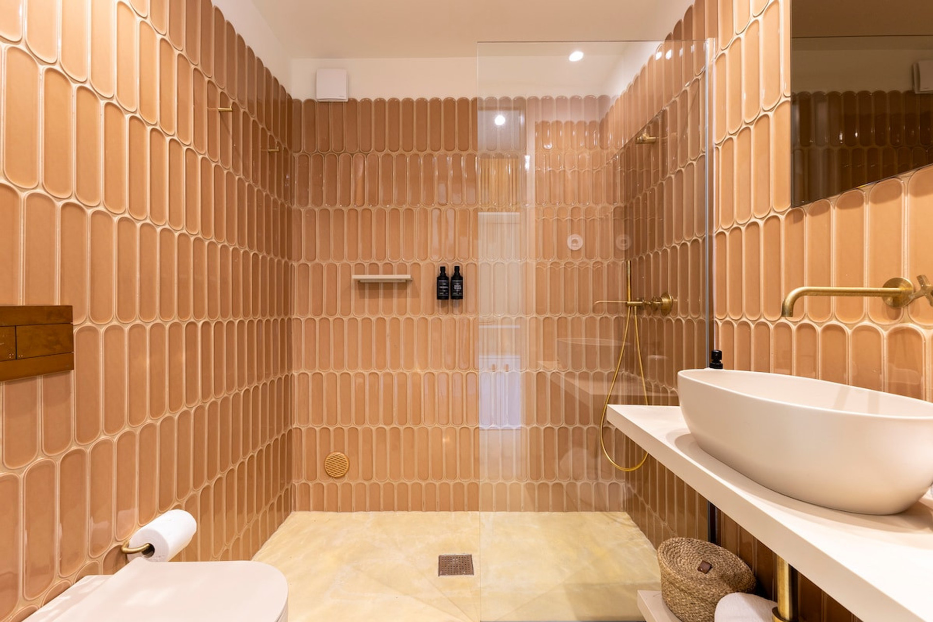 Full bathroom