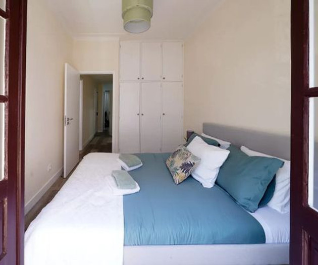 Modern 2-Bedroom Flat in Central Cedofeita, Porto