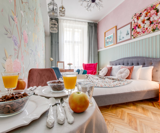 Quaint Maid's Boudoir Apartment