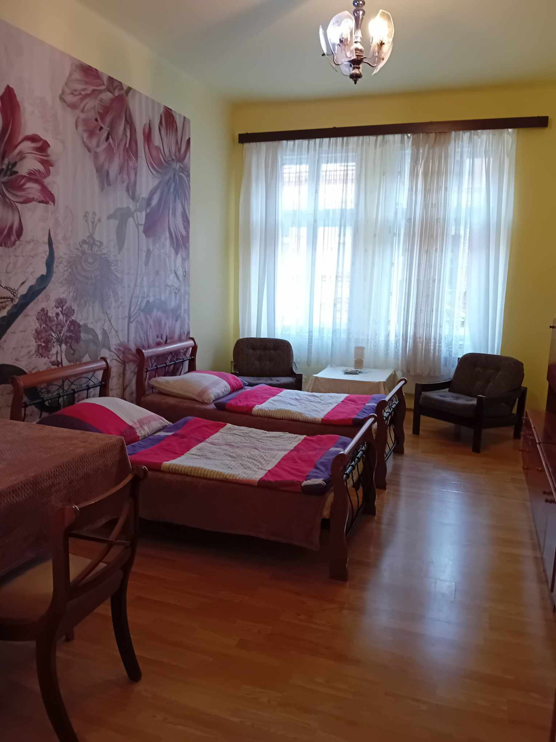 Setting 1 - two single beds