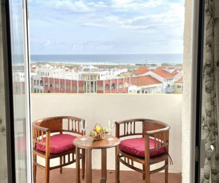 COSTA DA CAPARiCA - Apartamento com vista de mar