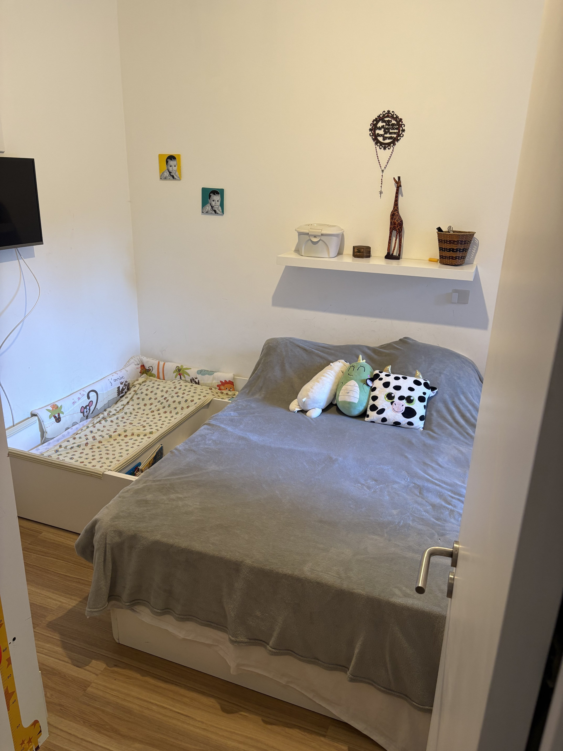 Bedroom with double bed