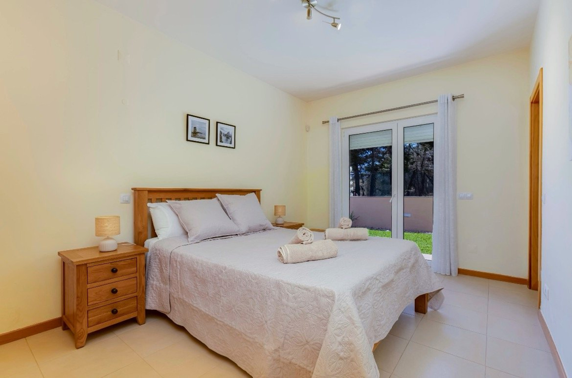 Double bedroom with garden access