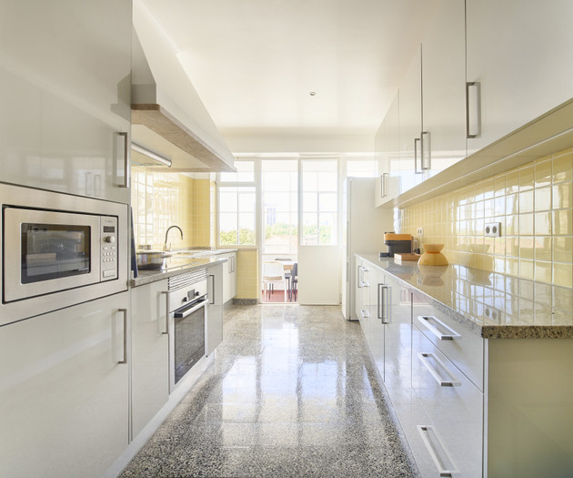 Room 1- Av. Barbosa du Bocage 52 3