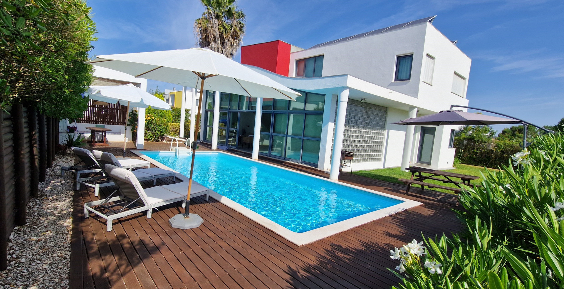 Jardim privativo com piscina