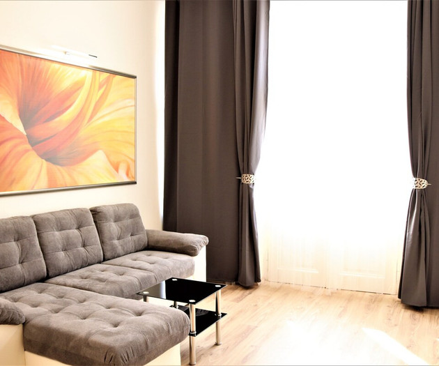 Flowers apartment 4